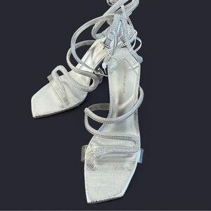 NWT ANTONIO MELANI Silver Strappy Heels